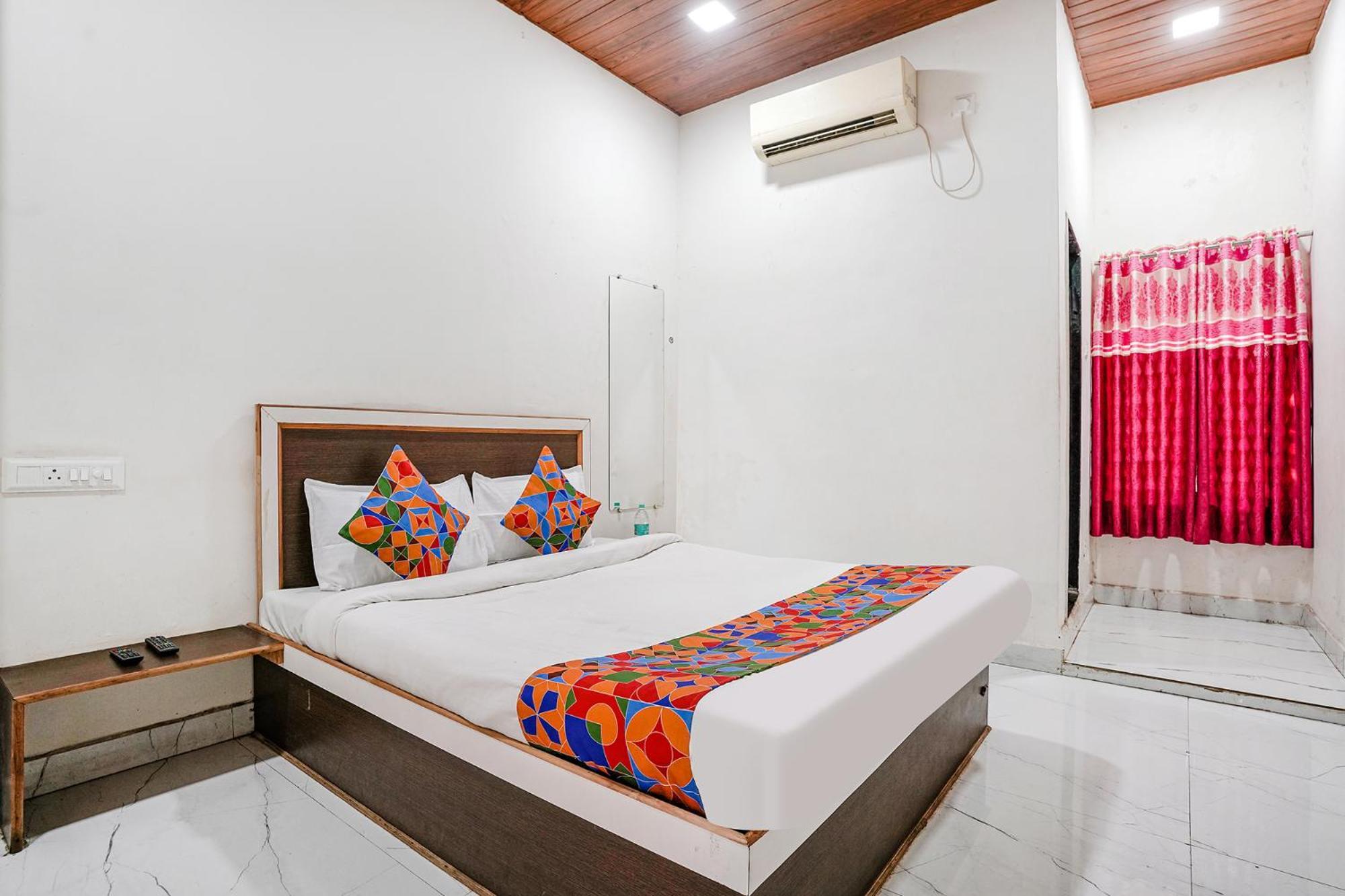 Fabexpress Sai Lodging I - Nr Nashik Railway Station Ngoại thất bức ảnh