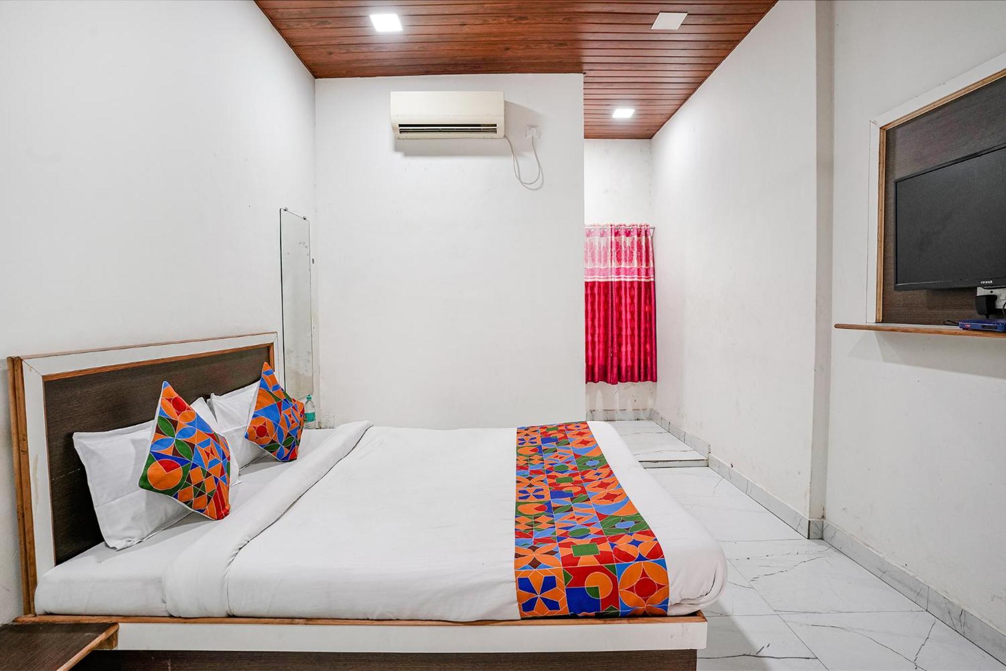 Fabexpress Sai Lodging I - Nr Nashik Railway Station Ngoại thất bức ảnh